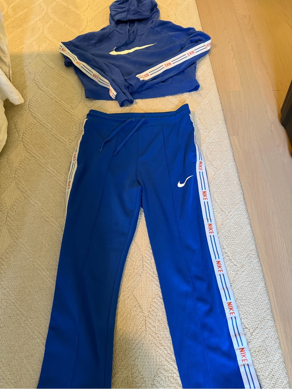 Royal Blue Nike Sweatsuit: Matching Top and Bottom